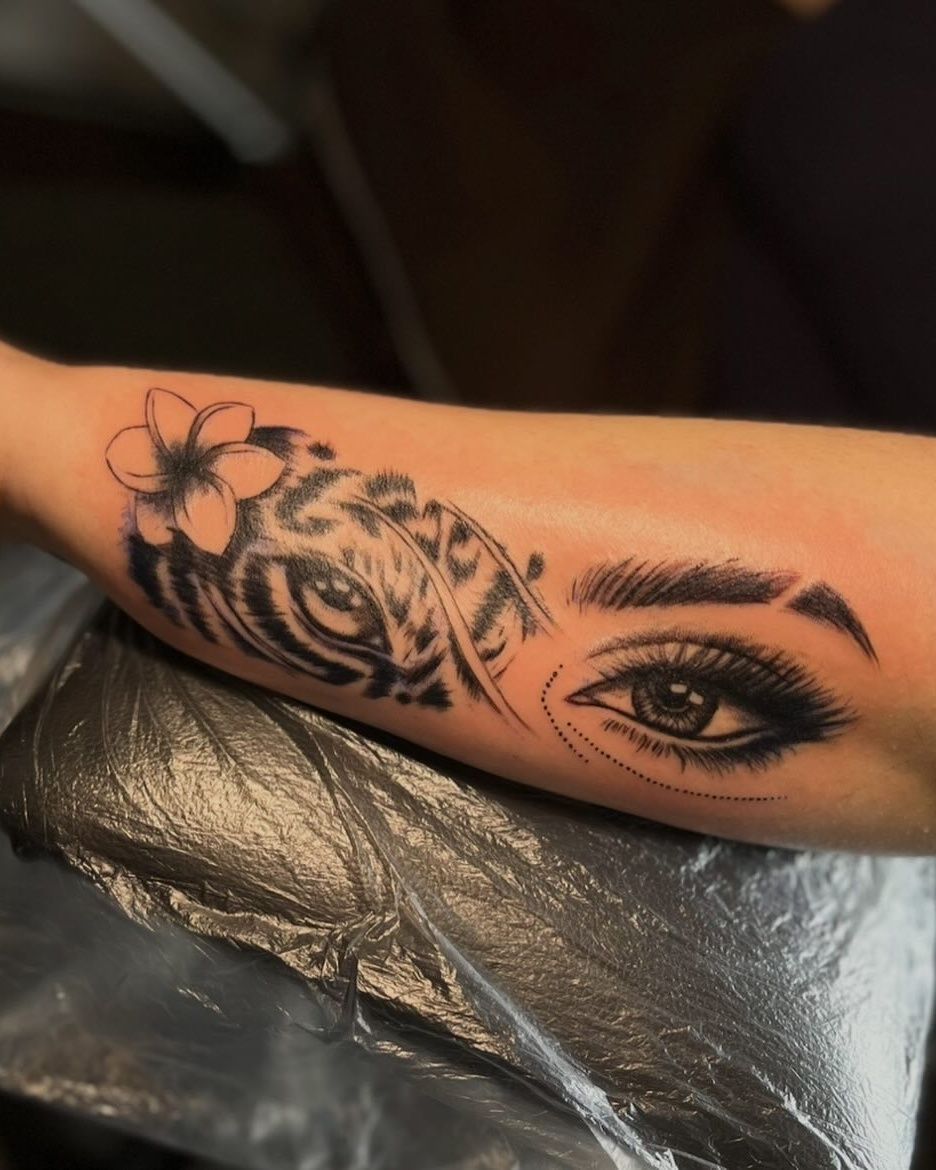 Schwarzes Tattoo von Tatt_oo_start, Tattoo-Studio in Apen